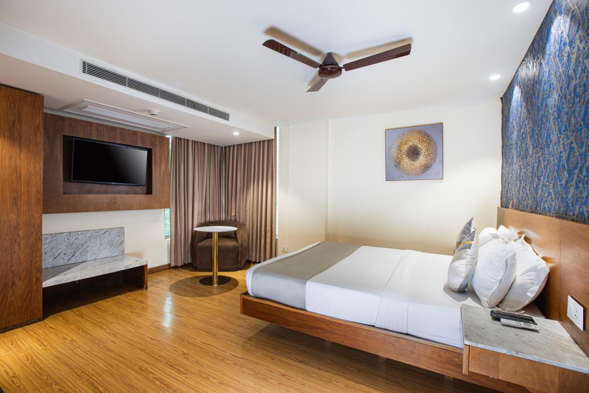 Hotel The Orion Plaza - Nehru Place New Delhi